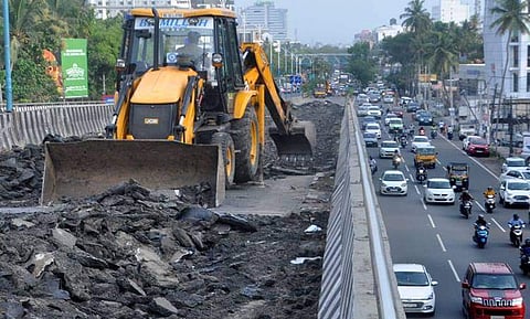 19 തൂണുകളിലൊന്നില് സ്ഥാപിച്ച ബുഷ് തിരിഞ്ഞുപോയത് മാത്രമാണ് തകരാറിന് കാരണം ; പാലാരിവട്ടം പാലം തകര്ച്ചയില് വിചിത്രവാദം