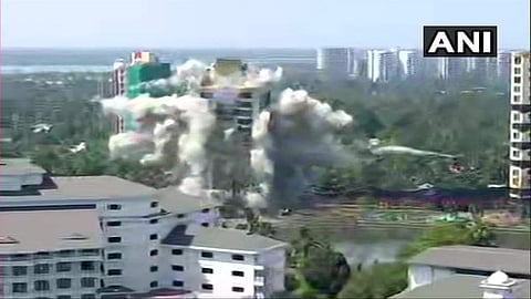 ആല്ഫ സെറീന് തകര്ന്നുവീഴുന്നു, എഎന്ഐ/ട്വിറ്റര്