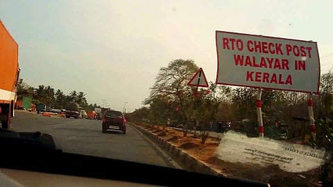 കൈക്കൂലിയില് കൈപൊള്ളി ; ചെക്ക്പോസ്റ്റില് 'നിരീക്ഷണ ക്യാമറ'കളുമായി മോട്ടോര് വാഹന വകുപ്പ് ഉദ്യോഗസ്ഥര് ; തന്ത്രം പൊളിച്ച് വിജിലന്സ്