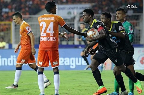 ഐഎസ്എല്ലില് ബ്ലാസ്റ്റേഴ്സ് പുറത്ത്; പ്ലേ ഓഫ് സാധ്യത അവസാനിച്ചു, എവേ മത്സരത്തില് പിന്നില് നിന്ന് തിരിച്ചടിച്ചെങ്കിലും ഗോവയോട് തോറ്റു