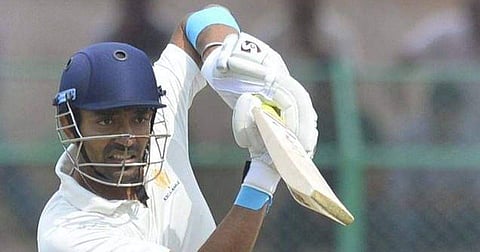 തകര്ന്നടിയല് പതിവാക്കി കേരളം, രണ്ടക്കം കടക്കാതെ ബാറ്റ്സ്മാന്മാര്; ഹൈദരാബാദിനെതിരെ വിയര്ക്കുന്നു