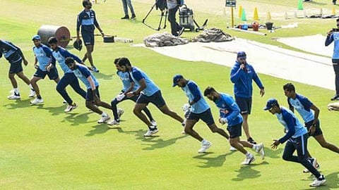 2020ലെ ഇന്ത്യയുടെ പോരുകള്ക്ക് ഇന്ന് തുടക്കം, ഗുവാഹത്തിയില് സമ്മര്ദം ധവാന്, ബൂമ്ര-സെയ്നി ന്യൂബോള് കോമ്പിനേഷനില് ഇന്ത്യ