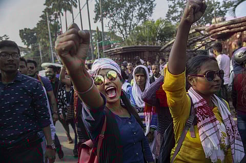 പൗരത്വ നിയമത്തിനെതിരെ പ്രതിഷേധിക്കുന്ന വിദ്യാർത്ഥികൾ- ഫോട്ടോ: എപി