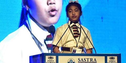 തിങ്ക് എഡ്യു കോണ്ക്ലേവില് ലിസിപ്രിയ കാംഗുജം സംസാരിക്കുന്നു