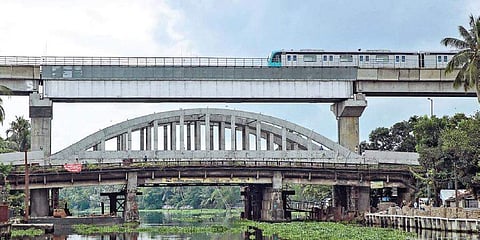 കുരുക്ക് അഴിഞ്ഞ് ചമ്പക്കര ; പുതിയ പാലം ഇന്ന് തുറക്കും