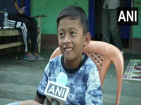 ഒരു കാല് മാത്രമുള്ള ആ നാലാം ക്ലാസുകാരന് ഫുട്ബോള് തട്ടി പറഞ്ഞു, 'ഉടന് തന്നെ ഞാന് ഗോള് നേടും'- കുഞ്ഞു കുനാല് നല്കുന്ന വലിയ പാഠം (വീഡിയോ)