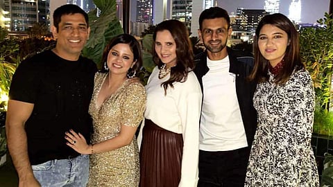 ധോനിക്കൊപ്പം സാനിയ മിര്സയും മാലിക്കും; സാക്ഷിയുടെ ജന്മദിനം ആഘോഷമാക്കി താരങ്ങള്