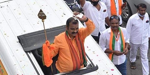 വെട്രിവേല് യാത്ര നിര്ത്തിവച്ച് ബിജെപി