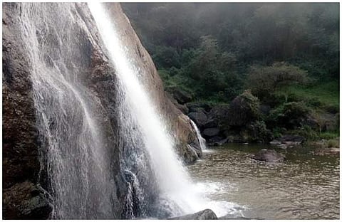 ഇടുക്കി തൂവല് വെള്ളച്ചാട്ടത്തില് രണ്ട് യുവാക്കള് ഒഴുക്കില്പ്പെട്ടു മരിച്ചു