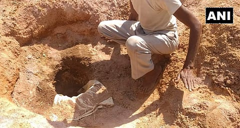 വീണ്ടും കുഴല്ക്കിണര് അപകടം; മൂന്ന് വയസുകാരന് 200 അടി താഴ്ചയിലേക്ക് വീണു, രക്ഷാപ്രവര്ത്തനം തുടരുന്നു