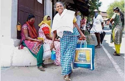 കടല, പഞ്ചസാര, ചെറുപയർ, ഉഴുന്ന്; 11 ഇനങ്ങൾ; എല്ലാ റേഷൻ കാർഡ് ഉടമകൾക്കും ക്രിസ്മസ് ഭക്ഷ്യക്കിറ്റ്