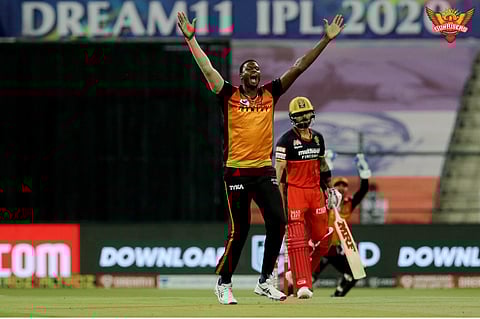 'ഈ മനുഷ്യനെ ആര്ക്കും വേണ്ടായിരുന്നു എന്നത് അത്ഭുതപ്പെടുത്തി'- ഹോള്ഡറെ പുകഴ്ത്തി ഗംഭീര്