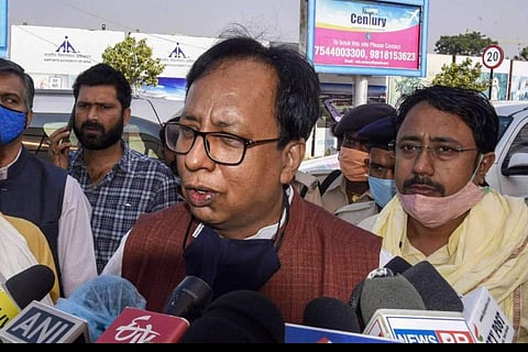 കോണ്ഗ്രസ് രക്തം കുടിക്കുന്ന കുളയട്ട, സമരത്തിന് പിന്നില് അവര് ; ഒഴിപ്പിക്കാന് ചാണക്യതന്ത്രം വേണ്ടിവരുമെന്ന് ബിജെപി നേതാവ്