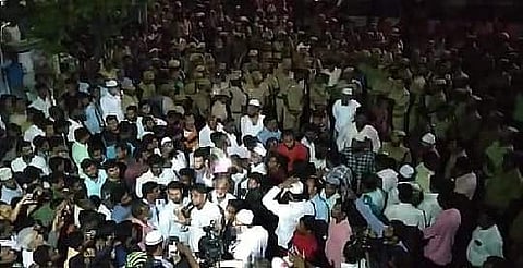 ഷഹീന്ബാഗ് മോഡല് സമരം; ചെന്നൈയില് പൊലീസ് ലാത്തിച്ചാര്ജ്; നിരവധി പേര്ക്ക് പരിക്ക്; പ്രതിഷേധം വ്യാപിക്കുന്നു