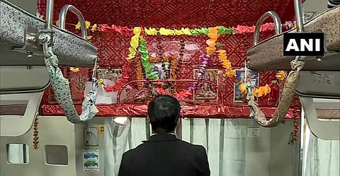 ട്രെയിനിലെ ശിവക്ഷേത്രം സ്ഥിരമല്ല; വിശദീകരണവുമായി റെയില്വെ