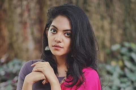 ശനിയാഴ്ച അഴിമതി പുറത്തുവരുന്നു, ഞായറാഴ്ച അപ്രതീക്ഷിതമായി ലോക്ക്ഡൗൺ; വിവാദമായി അഹാനയുടെ സ്റ്റോറി; രൂക്ഷ വിമർശനം