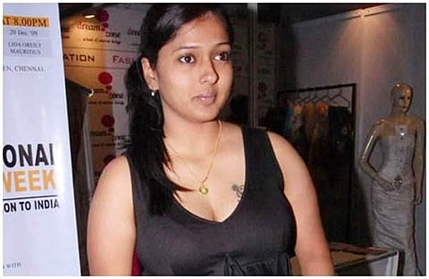 ഹിന്ദുക്കള്ക്ക് മാത്രമാണോ മതേതരത്വം ബാധകം?;ബിജെപി ദുഷിച്ച വ്യവസ്ഥിതിയെ നന്നാക്കുകയാണ്: നടി ഗായത്രി രഘുറാം