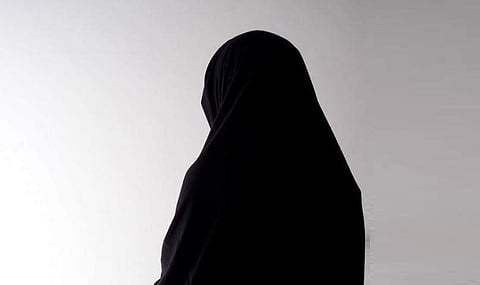 കാമുകി ആശുപത്രിയില്; കണ്ടേ തീരൂ; പര്ദ ധരിച്ചെത്തിയ വിദ്യാര്ഥിയും സുഹൃത്തും പിടിയില്