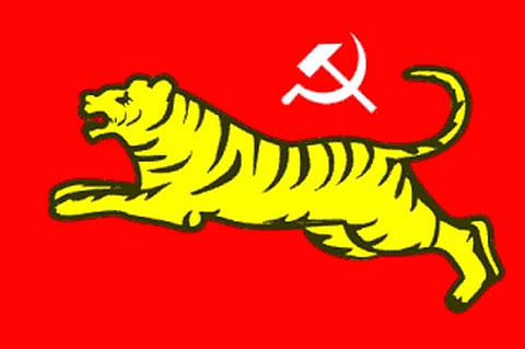 'വിശ്വാസികള് അല്ലെന്ന തോന്നലുണ്ടാക്കുന്നു'; പാർട്ടി പതാകയിൽ നിന്ന് 'അരിവാൾ ചുറ്റിക' ഒഴിവാക്കാനൊരുങ്ങി ഫോർവേഡ് ബ്ലോക്ക്