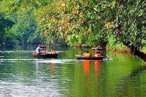 വിനോദസഞ്ചാരകേന്ദ്രങ്ങള് അടയ്ക്കുന്നു ; കോന്നി ആനക്കൊട്ടിലിലും അതിരപ്പിള്ളിയിലും പ്രവേശനം നിരോധിച്ചു