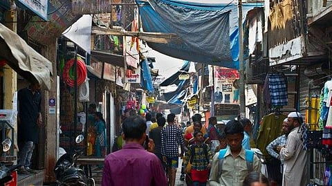 മുംബൈയിലെ ചേരി നിവാസിക്ക് കൊറോണ സ്ഥിരീകരിച്ചു; 23,000 പേർ നിരീക്ഷണത്തിൽ; ആശങ്ക