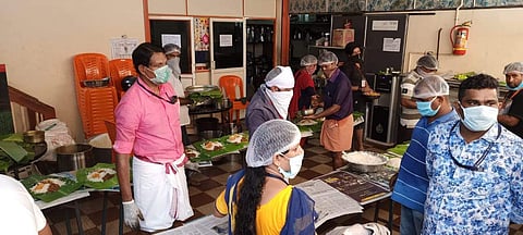 മത്സ്യവും മാംസവും ഇഷ്ടം പോലെ; ഈസ്റ്റര് ആഘോഷമാക്കി കമ്മ്യൂണിറ്റി കിച്ചനുകള്