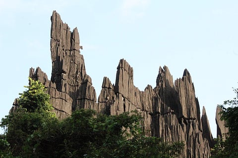 യാനയിലെ ക്രിസ്റ്റലിൻ പാറക്കൂട്ടങ്ങൾ