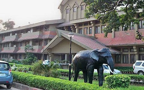 മലയാളി നഴ്സുമാര്ക്ക് ക്വാറന്റൈന് സൗകര്യം ഒരുക്കാന് സാധിക്കില്ല; കേരള ഹൗസ്