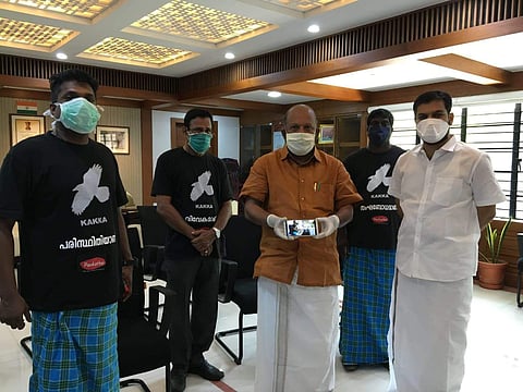 ജീവിതം സേവനത്തിനായി മാറ്റിവെച്ച അവര്ക്ക് സമര്പ്പിക്കുന്നു'; പ്രതിരോധ പ്രവര്ത്തകര്ക്ക് ആദര ഗാനം ഒരുക്കി 'കാക്ക'