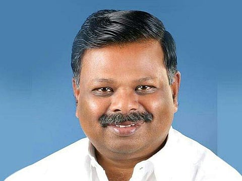 എസ് രാജേന്ദ്രന് എംഎല്എയുടേത് അനധികൃത വീട് നിര്മ്മാണം; സ്റ്റോപ്പ് മെമ്മോ ല്കി റവന്യു വകുപ്പ്