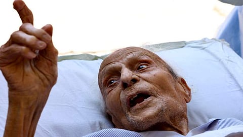 കവി ഗുൽസാർ ദേഹ്ലവി അന്തരിച്ചു; അന്ത്യം കോവിഡ് ഭേദമായി വീട്ടിലെത്തി ഒരാഴ്ചയ്ക്കുള്ളിൽ