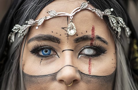 മനാല് പലായനം ചെയ്തത് എങ്ങോട്ടാണ്?