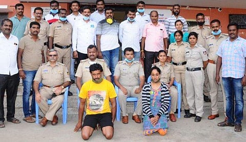 മൂർച്ചയേറിയ ആയുധം കൊണ്ട് തലയ്ക്കടിച്ചു, മൃതദേഹം ചാക്കിൽകെട്ടി ഉപേക്ഷിച്ചു; 'ദൃശ്യം' കൊലയിൽ ഭാര്യയും കാമുകനും അറസ്റ്റിൽ