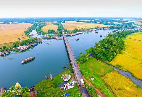 ജലസമാധിക്കായി കാത്തിരിക്കുന്ന കുട്ടനാട്