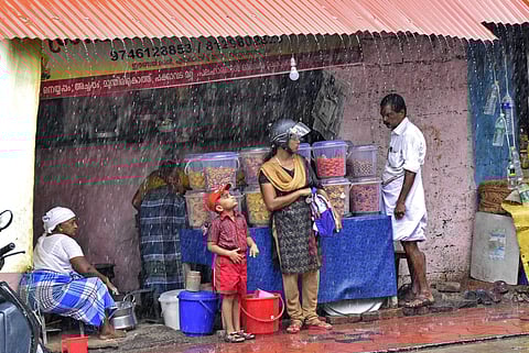 നാം വീണ്ടുമൊരു പ്രളയ സാധ്യതയുടെ മുന്നിലാണ് നില്ക്കുന്നത്