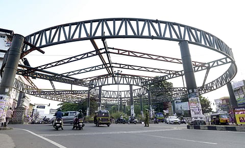 പൂർത്തിയാകാതെ ആകാശപാത/ ഫോട്ടോ: വിഷ്ണു പ്രതാപ്