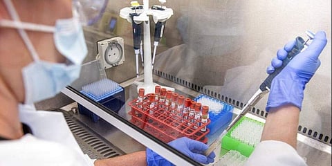 ഒരു ഡോസിന് ആയിരം രൂപയില് താഴെ വില; അടുത്തവര്ഷത്തിന്റെ തുടക്കത്തില് 100 കോടി വാക്സിന് നിര്മ്മിക്കുമെന്ന് സെറം