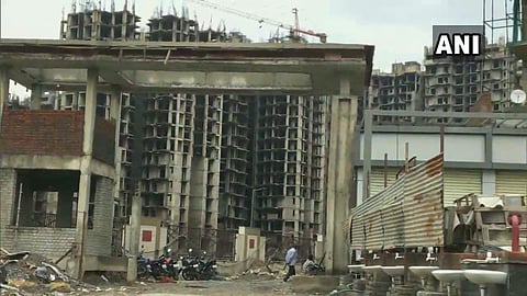 കെട്ടിടത്തിന്റെ നാലാമത്തെ നിലയില് നിന്ന് വീണ് നാലുവയസുകാരന് മരിച്ച നിലയില്