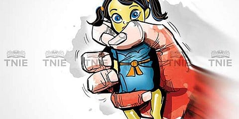 കുഞ്ഞ് വികൃതി കാട്ടി; നാലു വയസ്സുകാരിയെ തല ചുമരില് ഇടിച്ചും കഴുത്തു ഞെരിച്ചും കൊന്നു, അമ്മ അറസ്റ്റില്