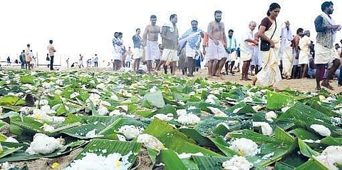 ക്ഷേത്രങ്ങളിൽ ബലി തർപ്പണത്തിന് സമ്പൂർണ വിലക്ക്