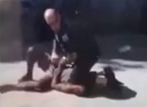 തെല്ലും മാറാതെ അമേരിക്കൻ പൊലീസ്; ജോർജ് ഫ്ലോയിഡ് മോഡൽ ക്രൂരത വീണ്ടും; ഇത്തവണ ഇര ഇന്ത്യൻ വംശജൻ (വീഡിയോ)