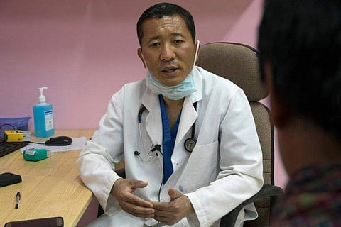 ഒരു സ്ത്രീയില് നിന്ന് കോവിഡ് പകരാന് സാധ്യത; ഭൂട്ടാനില് സമ്പൂര്ണ അടച്ചുപൂട്ടല് പ്രഖ്യാപിച്ച് പ്രധാനമന്ത്രി