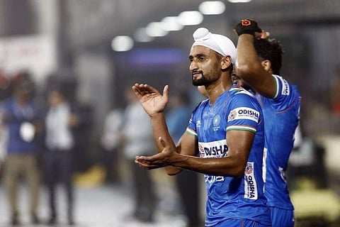 രക്തത്തിലെ ഓക്സിജന്റെ അളവ് കുറഞ്ഞു, കോവിഡ് ബാധിച്ച ഇന്ത്യന് ഹോക്കി താരത്തെ ആശുപത്രിയിലേക്ക് മാറ്റി