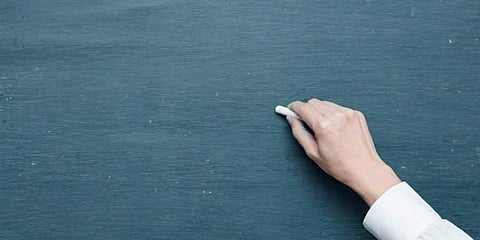 ജില്ലയില് കോവിഡ് കേസുകള് കൂടുതല് ഉള്ള മേഖല; സ്വന്തം ഇഷ്ട പ്രകാരം ഹെഡ് മാസ്റ്റര് സ്കൂളില് ക്ലാസുകള് തുടങ്ങി; കാരണം കാണിക്കല് നോട്ടീസുമായി വിദ്യാഭ്യാസ വകുപ്പ്