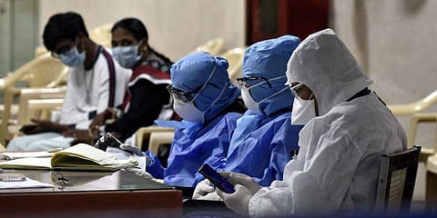 കോവിഡ് വ്യാപനത്തിൽ ശമനമില്ലാതെ മഹാരാഷ്ട്ര; ഇന്ന് 11,813 പേർക്ക് രോഗം; 413 മരണം