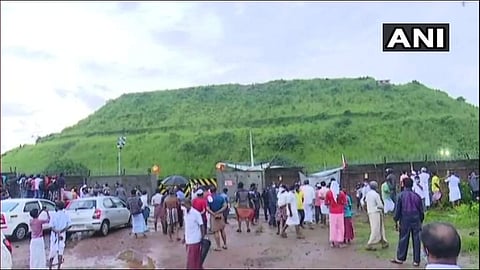 നാല് കാബിന് ക്രൂ അംഗങ്ങള് സുരക്ഷിതര്; ബ്ലാക് ബോക്സ് കണ്ടെടുത്തു