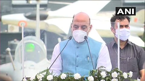 ഇന്ത്യയുടെ പരമാധികാരത്തില് കണ്ണുവെയ്ക്കുന്നവര്ക്കുള്ള സന്ദേശം ; ഏത് ആക്രമണത്തെയും ചെറുക്കാന് റഫാലിനാകുമെന്ന് രാജ്നാഥ് സിങ്