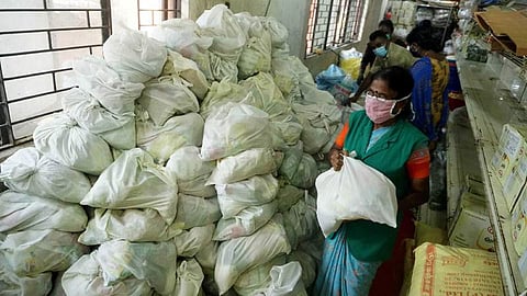 സൗജന്യ ഭക്ഷ്യക്കിറ്റിനു പകരം തുല്യ തുകയ്ക്ക് കൂപ്പൺ; സർക്കാരിന് ശുപാർശ