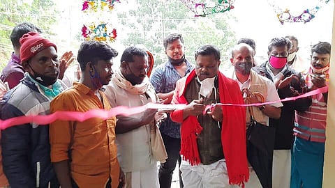 ജാതിവിവേചനത്തിന് വിരാമം; വട്ടവടയില് പൊതുബാര്ഷോപ്പ് എംഎല്എ ഉദ്ഘാടനം ചെയ്തു