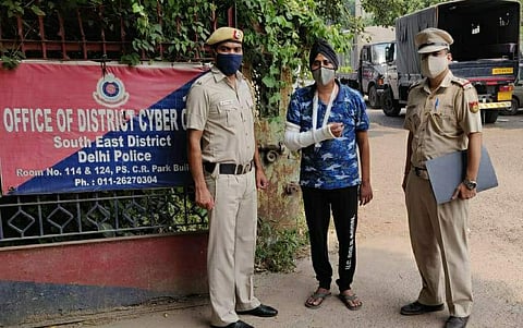 ഒന്നും രണ്ടും അല്ല, പറ്റിച്ചത് 2,500 പേരെ! ആഡംബര ഫോണ് വില കുറച്ച്, തവണ വ്യവസ്ഥയില് വാഗ്ദാനം ചെയ്ത് വന് തട്ടിപ്പ്; ഒടുവില് വലയില്